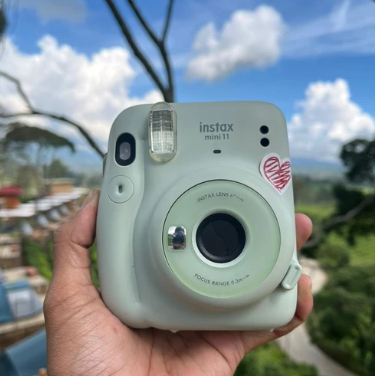 INSTAX MINI 11 LIKE NEW