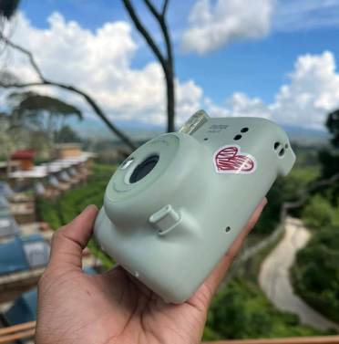 INSTAX MINI 11 LIKE NEW